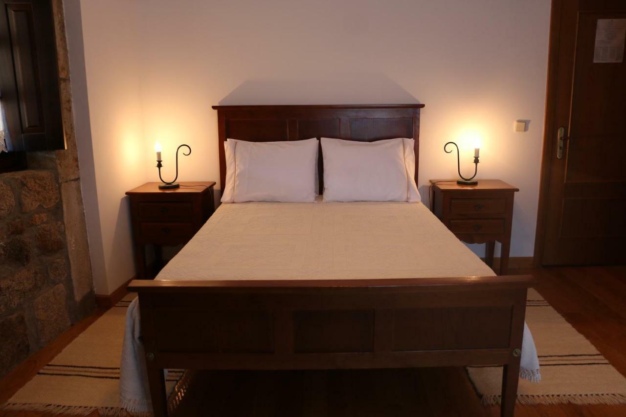 Casa Dona Urraca Hotel Vilarinho da Castanheira Luaran gambar