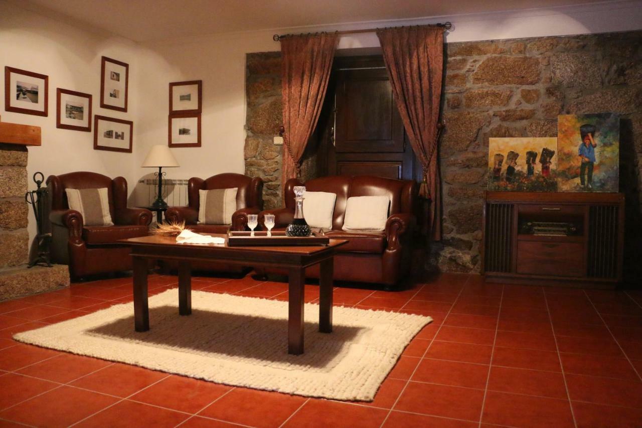 Casa Dona Urraca Hotel Vilarinho da Castanheira Luaran gambar