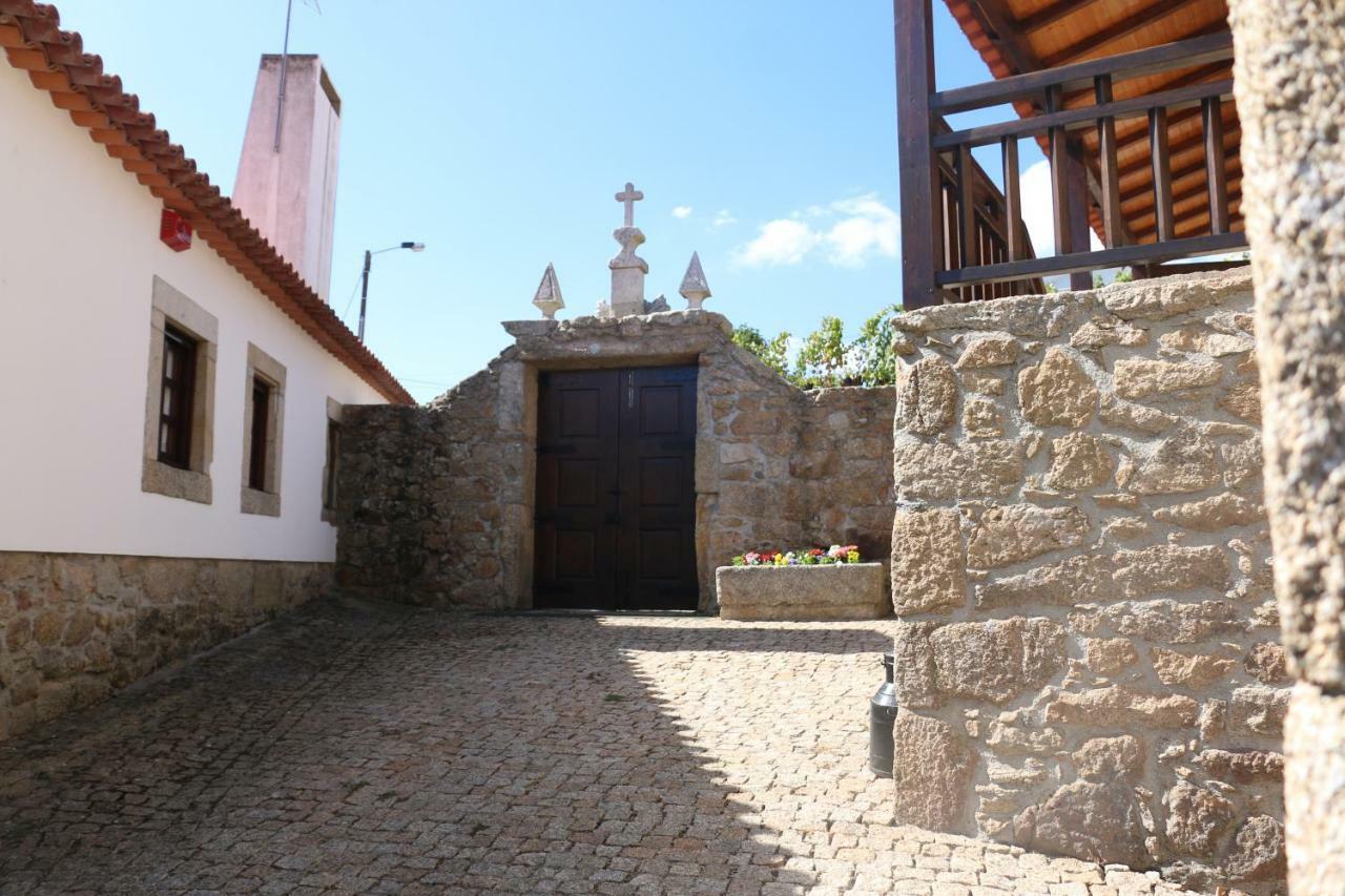Casa Dona Urraca Hotel Vilarinho da Castanheira Luaran gambar