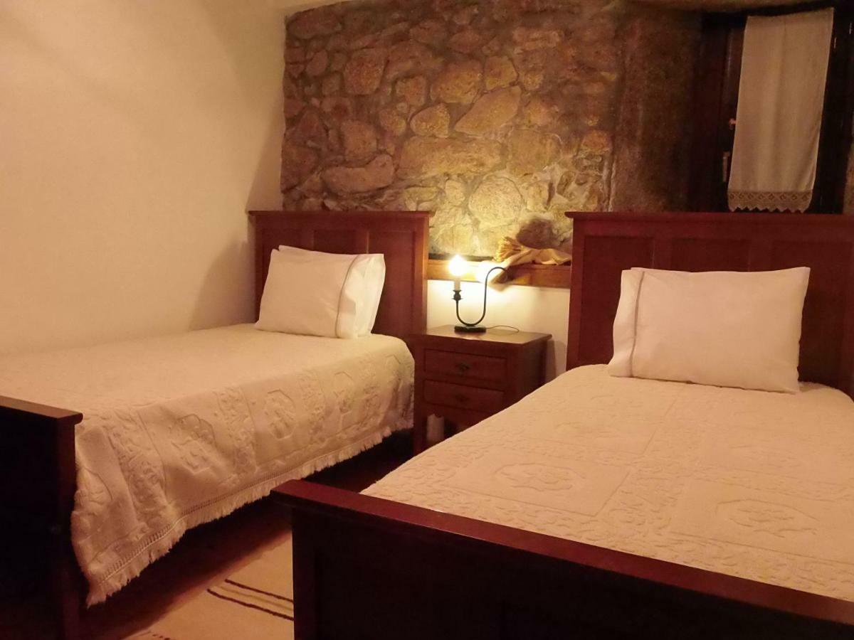 Casa Dona Urraca Hotel Vilarinho da Castanheira Luaran gambar