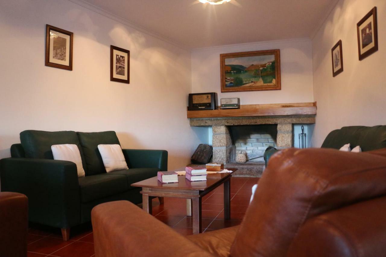 Casa Dona Urraca Hotel Vilarinho da Castanheira Luaran gambar
